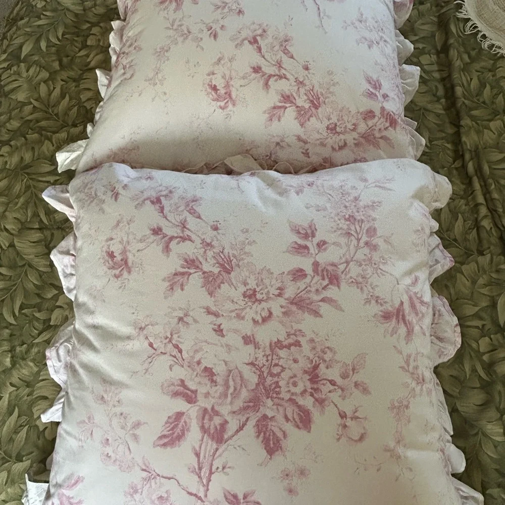 CABBAGES & ROSES Pink Toile Alderney 24” x 24” Euro Shams. Set Of 2. Shams Only